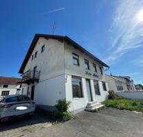 Großes Wohn- und Geschäftshaus mit Nebengebäuden zu verkaufen - Mengkofen