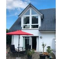 Doppelhaushälfte Travemünde - 1.600,00&nbsp;EUR Kaltmiete, ca.&nbsp; 108,00&nbsp;m&sup2; in Lübeck (PLZ: 23570) Alt-Travemünde / Rönnau