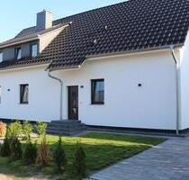 *Wunderschöne Doppelhaushälfte in ruhiger Lage* - Burgdorf