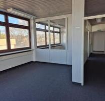 Helle Büroräume im Gewerbepark Unterensingen ab 01.01.26 frei