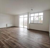 Exklusive 3,5-Zim. EG-Wohnung + Terrasse: Peiting