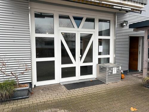 Foto - Lager- Ausstellungsraum mit Büro zu vermieten