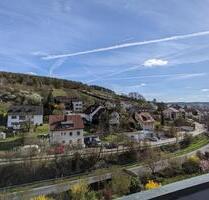 2.5 Zimmer DG-Wohnung, möbliert in Randersacker – ca. 80 m2