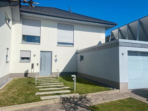 Foto - Haus zu vermieten - 2.500,00&nbsp;EUR Kaltmiete, ca.&nbsp; 168,00&nbsp;m&sup2;