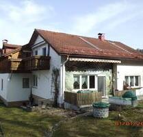 Idyllisch gelegenes Einfamilienhaus mit Garten zu verkaufen. - Waldmünchen
