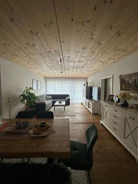 Foto - 4-Zimmerwohnung im OG mit TG-Stellplatz u. Balkon