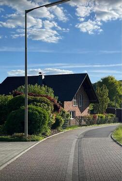Foto - Großes Mehrfamilienhaus mit Garten