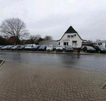Einfamilienhaus mit Büroräumen , Werkstatt Garage, Stellplatz - Itzehoe