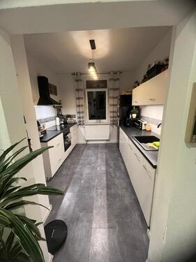 Foto - Sanierte Altbauwohnung mit EBK, Garten & Schuppen – 74 m²