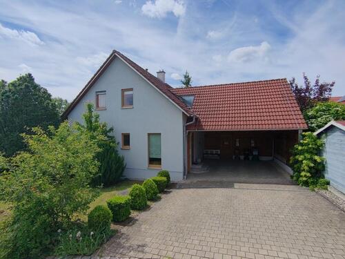 Foto - Provisionsfreies Einfamilienhaus mit großem Garten,Carport & Kino