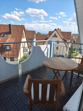 Foto - Helle 2,5 Zimmer DG in Herrenberg-Oberj mit Balkon - Möbliert