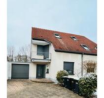 Freundliche moderne Doppelhaushälfte mit Garten in Köln-Höhenhaus