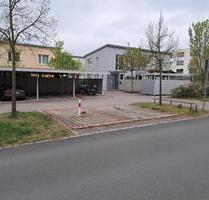 Stellplatz mit Poller im Röthelheimpark - Erlangen Am Anger