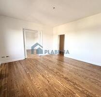 4-Zimmer-Wohnung mit Dielenboden, Tageslichtbad & Balkon - Parchim