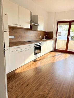 Foto - Neu! In Renovierung: 2 Zimmer-Wohnung mit hochwertigem Bad I inkl. Einbauküche I Stellplatz mögl.