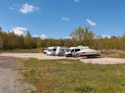 Foto - Stellplatz für Caravan, Wohnmobil, Boot usw.