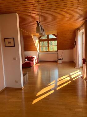 Foto - Lichtdurchflutete Wohnung in ruhiger Wohngegend