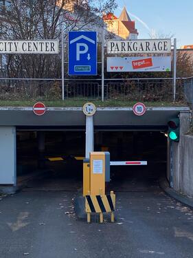 Foto - Tiefgaragenplatz am ICE-Bahnhof in Kassel