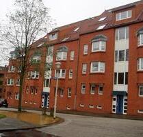 Zuhause fühlen: modernisierte 2-Zimmer-Dachgeschosswohnung - Kiel Gaarden-Ost