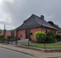 Eckgrundstück mit Einfamilienhaus - 713 m² - Büdelsdorf