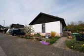 Foto - Stilvolles Einfamilienhaus mit großem Garten
