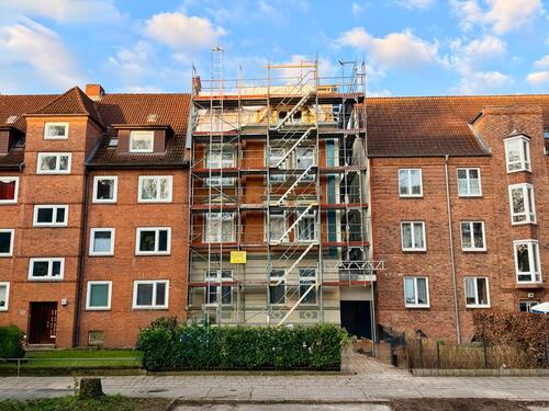 Foto - Kernsanierte 2-Zi.-DG-Wohnung mit Balkon