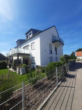 Foto - Lichtdurchflutete 3 Zimmer-Wohnung im Obergeschoss mit Balkon