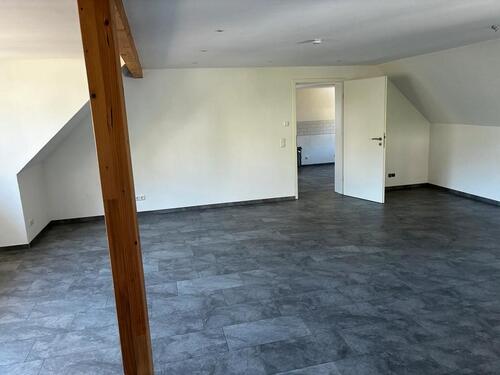Foto - Komfortable Dachgeschoßwohnung - 1.000,00&nbsp;EUR Kaltmiete, ca.&nbsp; 90,00&nbsp;m&sup2;