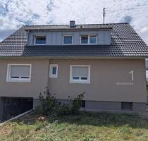 2,5-Zimmer-DG-Wohnung mit Balkon in kernsaniertem Haus - Dietingen