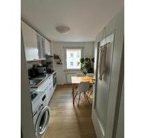 Sehr helle 2-Zi.- Whg Wü- Arndtstraße, Badewanne, EBK - Würzburg Sanderau