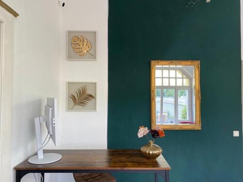 Foto - Gewerbefläche mit Parkplätzen vor der Tür im Villa Stil