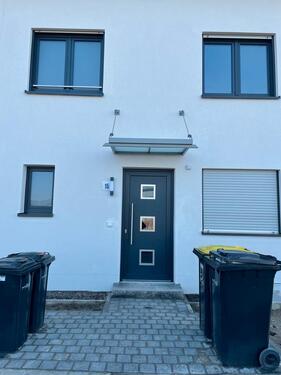 Foto - Modernes Reihenhaus mit gehobener Ausstattung, GartenGarage