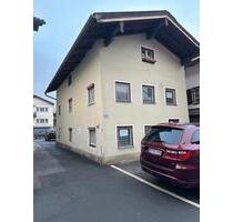 Freistehend renovierungsbedürftiges Stadthaus mitten in Miesbach Freistehend renovierungsbedürftiges Stadthaus mitten in Miesbach