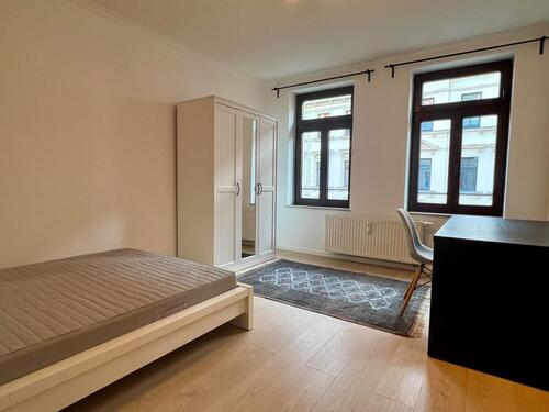 Foto - Ab sofort: WG Zimmer (teilmöbliert) in 2er WG mit Balkon + WM