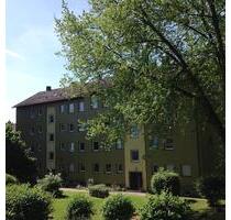 Mit Blick auf die gepflegte Grünfläche vor dem Haus! - Kassel Südstadt