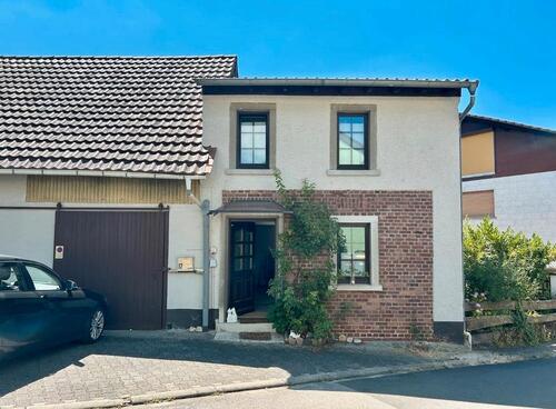 Foto - Einfamilienhaus mit Scheune Garten und Ausbaupotential