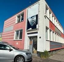 Gepflegte Büroeinheit mit viel Tageslicht in zentraler Lage der Bremer Überseestadt - Bremen Walle