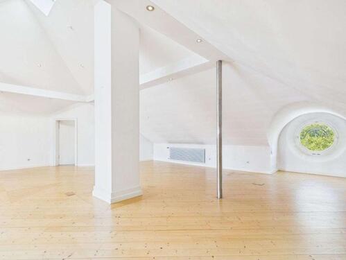 Foto - 2 Zimmer Dachgeschoßwohnung zur Miete in Regensburg