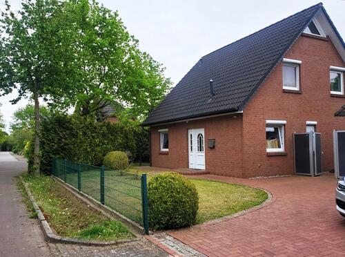 Foto - Einfamilienhaus mit Doppelgarage in Padenstedt-Kamp von privat
