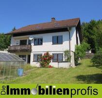56017 - Große, sanierte Wohnung mit Garten und Doppelgarage zur Miete in Naila