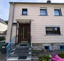 Charmante Doppelhaushälfte in Top Lage - Hof Christiansreuth