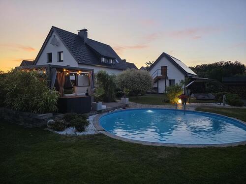 Foto - Ein- Zweifamilienhaus mit Pool, Garten, Büro, Sackgasse BGS GF