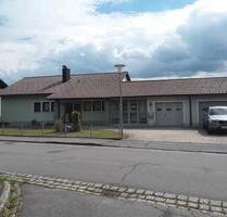 Wohnen im Bayrischen Wald. Gepflegtes Haus mit Einliegerwohnung - Böbrach