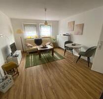 Schöne 3 Zimmer Wohnung mit Garage und Gartennutzung - Eichenbühl