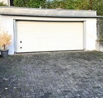 Große Doppelgarage (ca. 40 m²) mit sehr großem Stellplatz - Siegburg