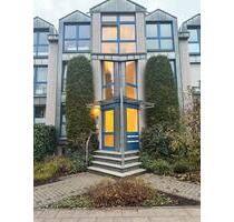 Helle 2 Zimmerwohnung mit Süd-Balkon direkt am Schmölderpark - Mönchengladbach