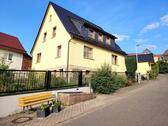 Foto - Gut erhaltenes Einfamilienhaus mit Garten in ruhiger Umgebung