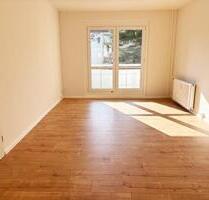 Wohlfühl-Atmosphäre: helle 3-Zi.-Whg. mit Balkon in ruhiger Lage - Dresden Prohlis