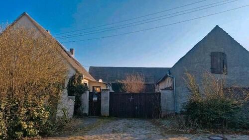 Foto - Dreiseitenhof mit massiver Scheune, Stall+ Weideland. Tierhaltung