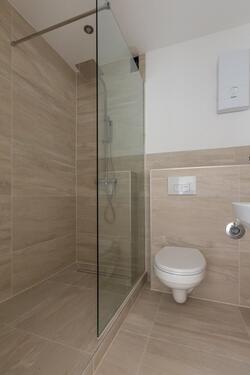 Foto - Hochwertige 2-Zimmer-Wohnung mit Einbauküche direkt am Rheinufer